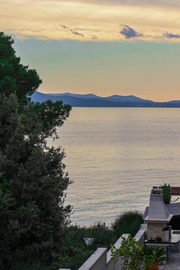 Apartment Anamaria With Seaview Petrcane Esterno foto