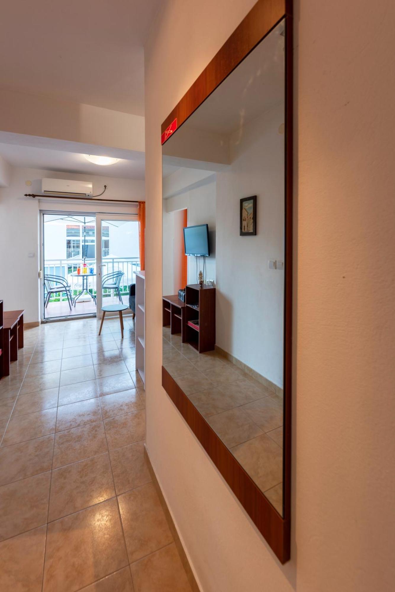Apartment Anamaria With Seaview Petrcane Esterno foto