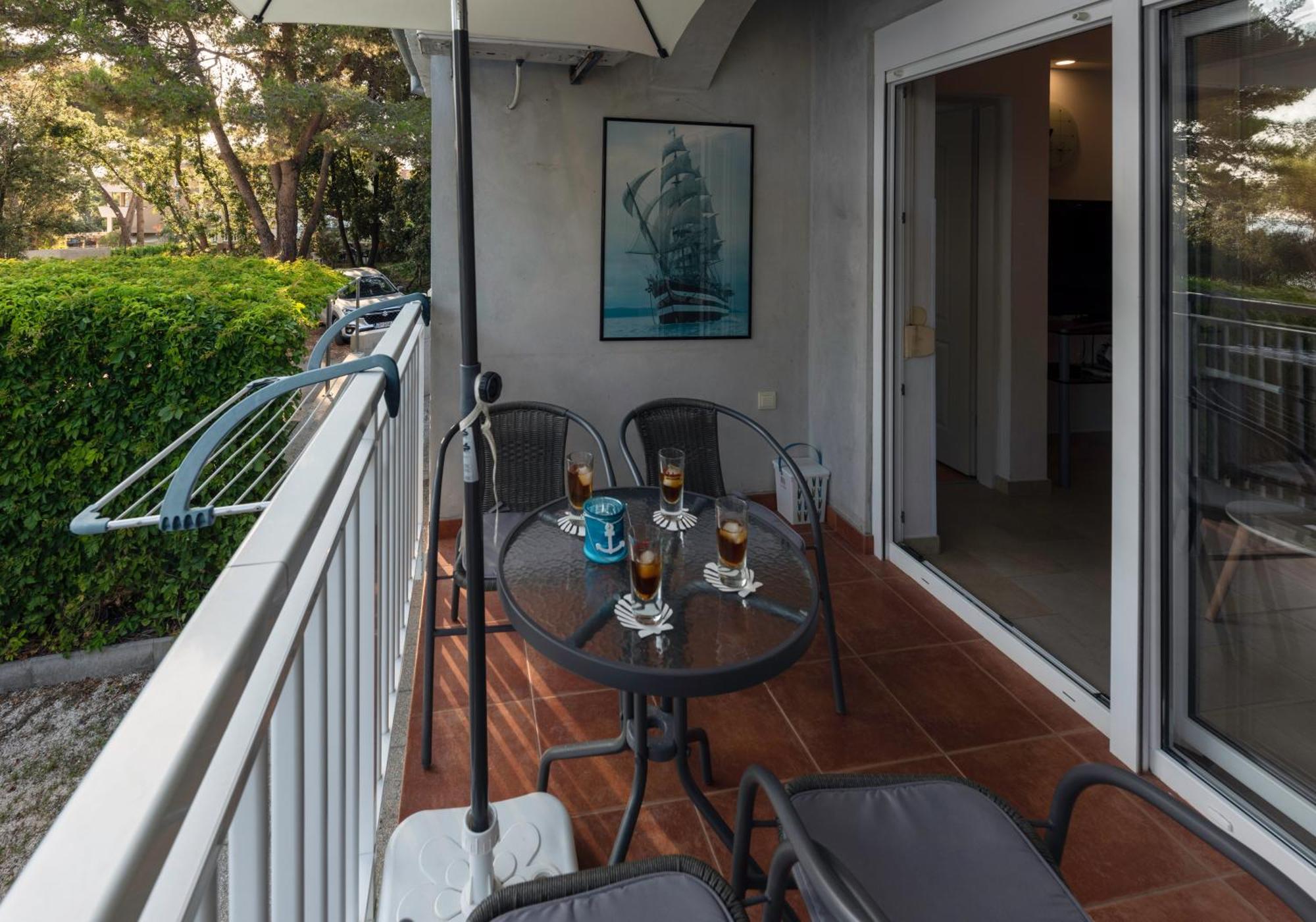 Apartment Anamaria With Seaview Petrcane Esterno foto