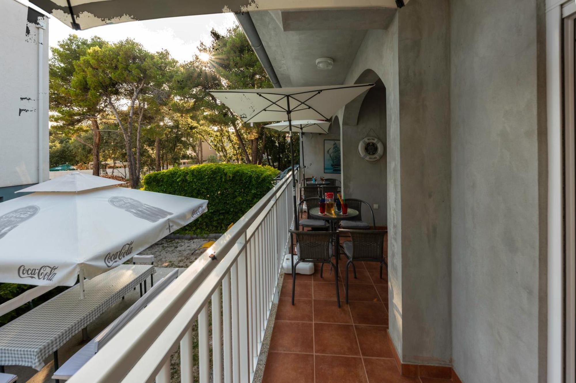 Apartment Anamaria With Seaview Petrcane Esterno foto